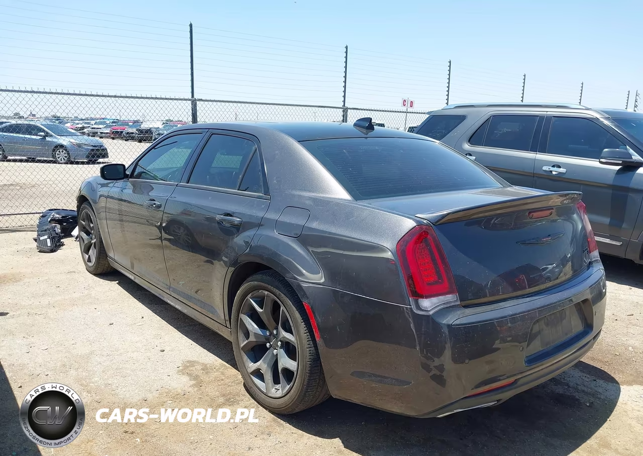 2020 Chrysler 300 300S VIN:2C3CCABG8LH209382 - 3