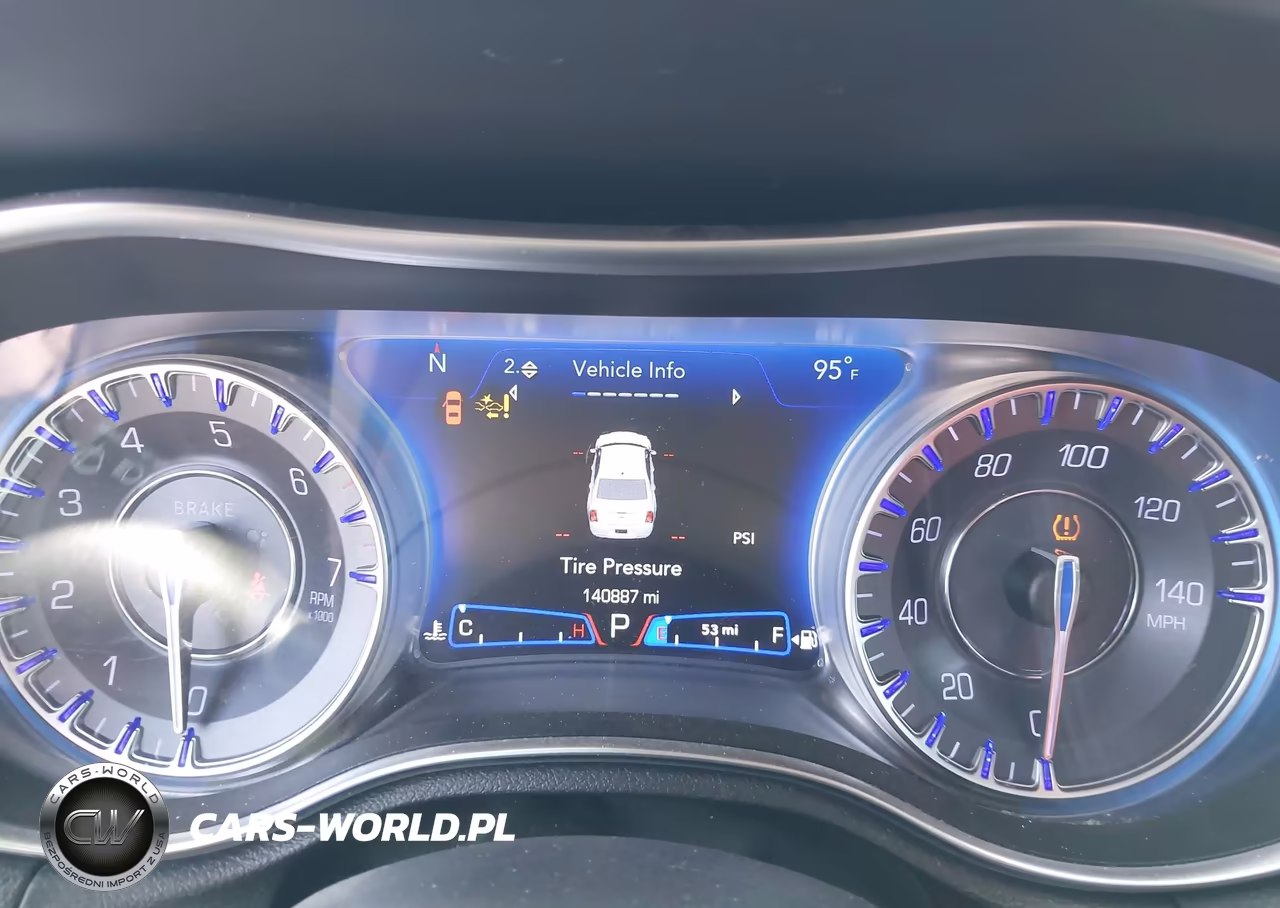 2020 Chrysler 300 300S VIN:2C3CCABG8LH209382 - 7