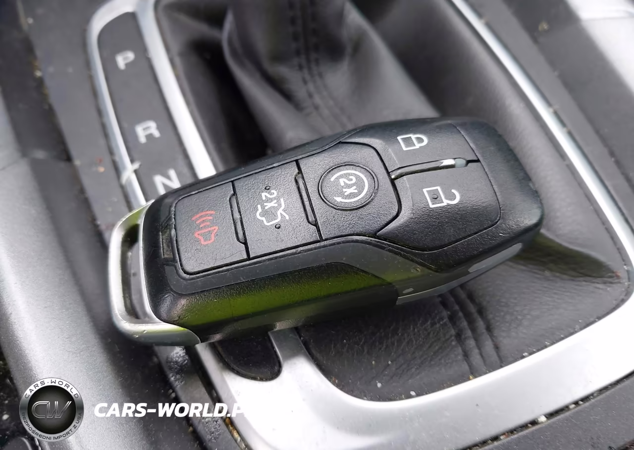2013 Ford Fusion Energi Titanium VIN:3FA6P0SU1DR171907 - 11