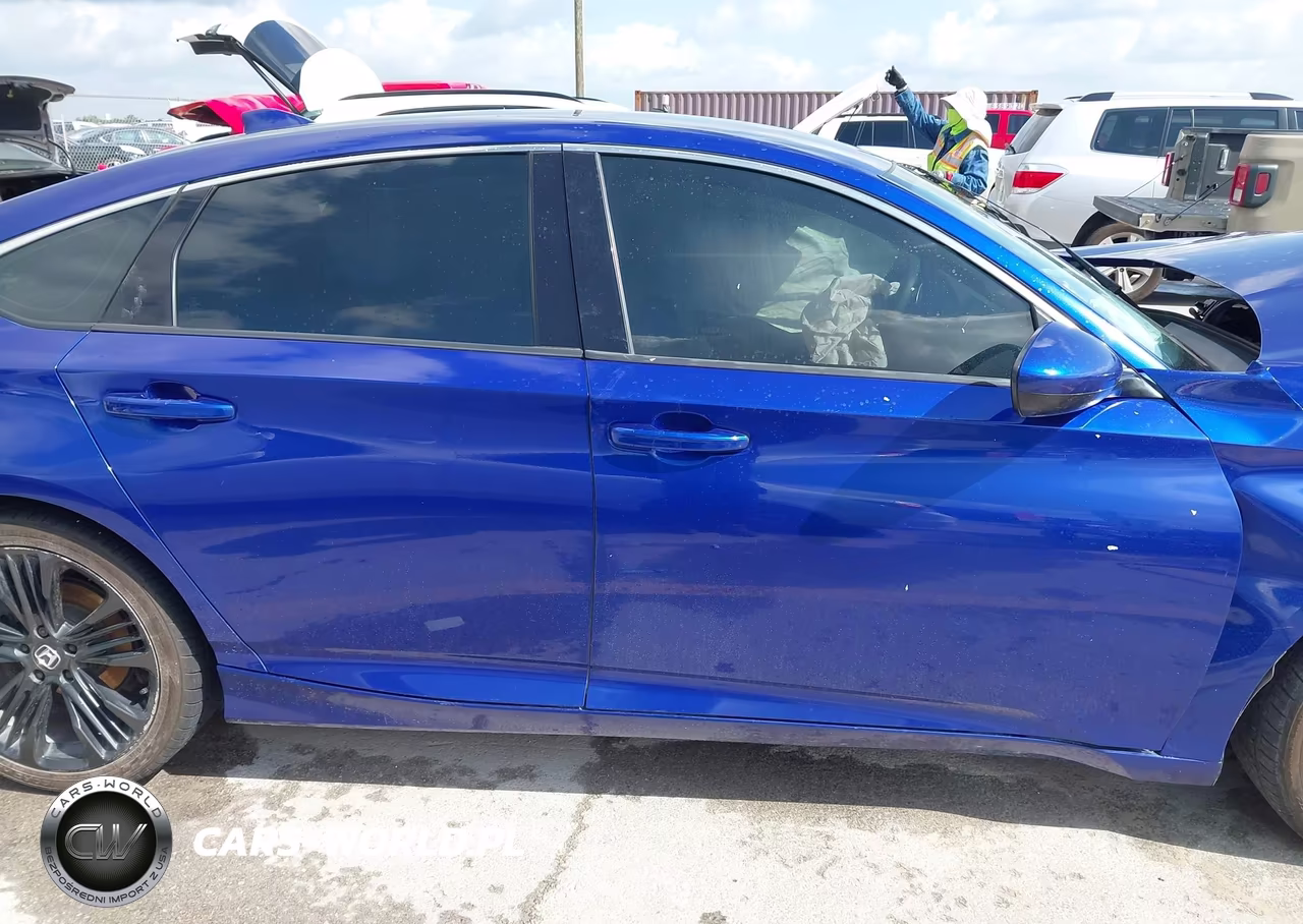 2018 Honda Accord Sport VIN:1HGCV1F32JA001962 - 14