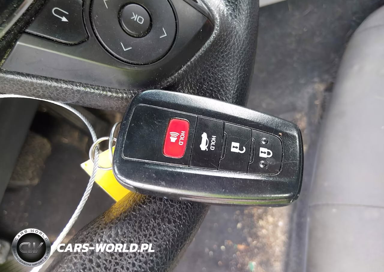 2018 Toyota Camry Le VIN:4T1B11HK3JU530907 - 11