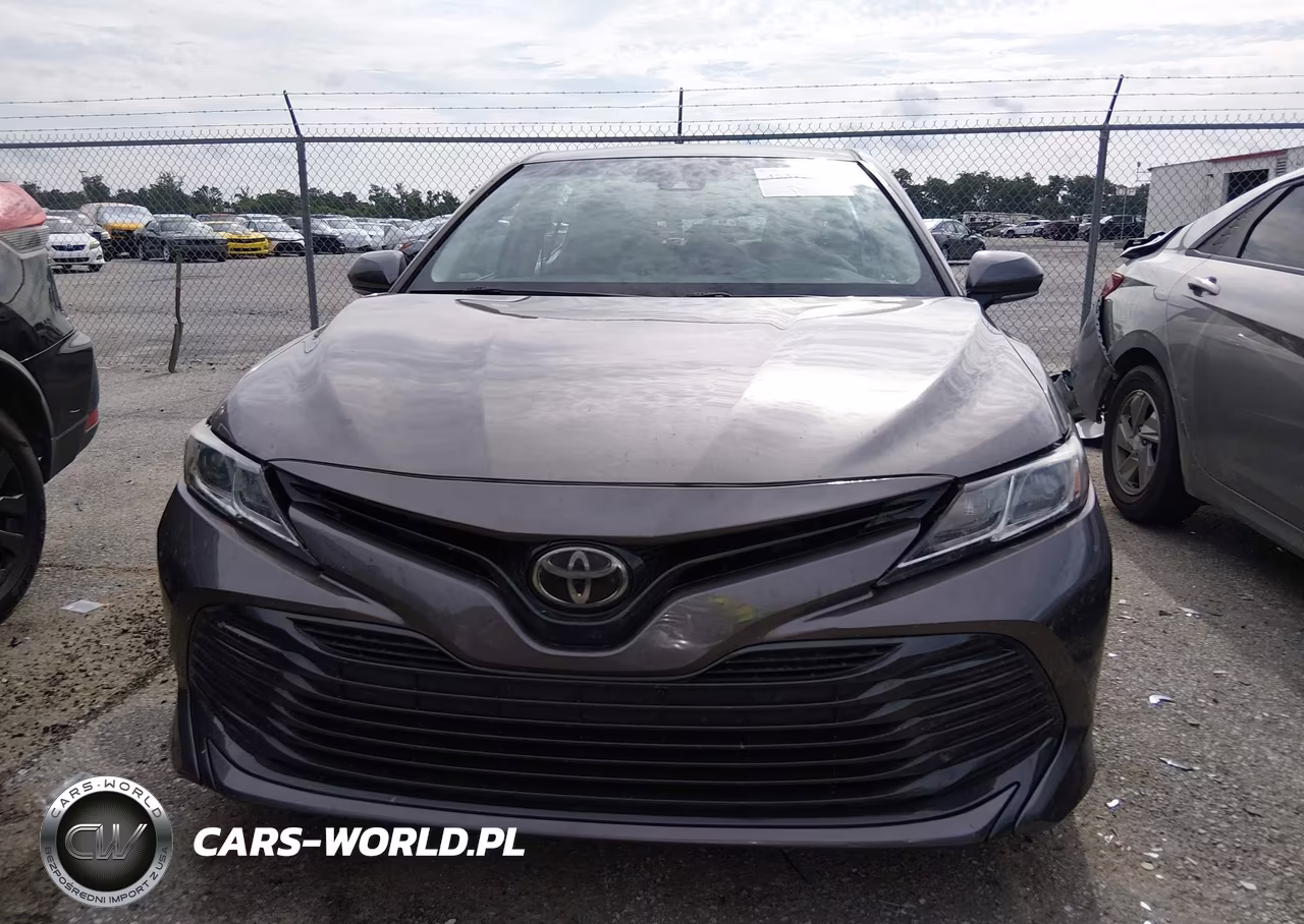 2018 Toyota Camry Le VIN:4T1B11HK3JU530907 - 12