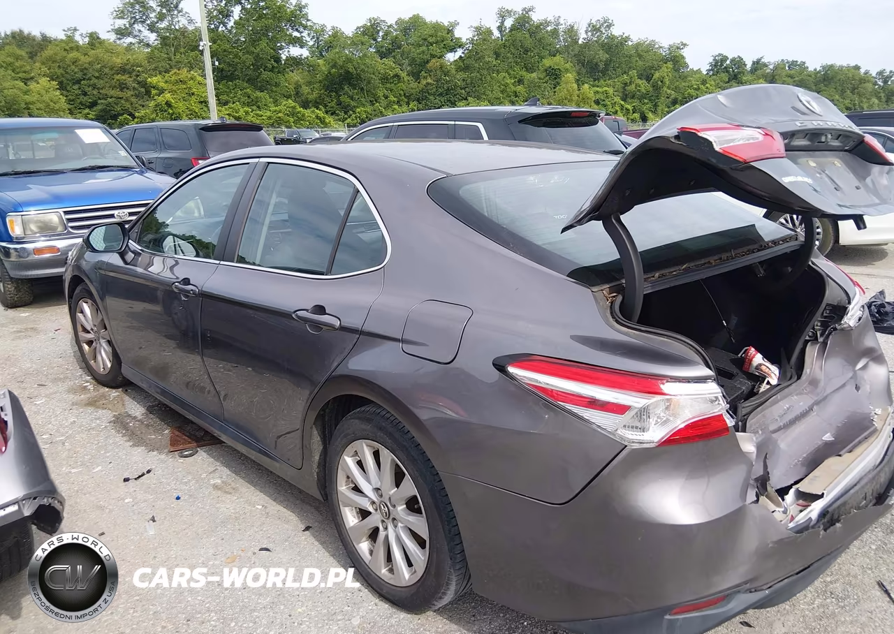 2018 Toyota Camry Le VIN:4T1B11HK3JU530907 - 14