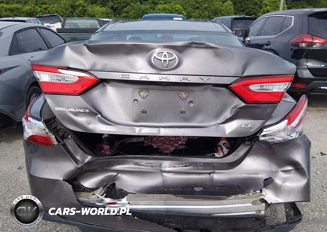 2018 Toyota Camry Le VIN:4T1B11HK3JU530907 - 16