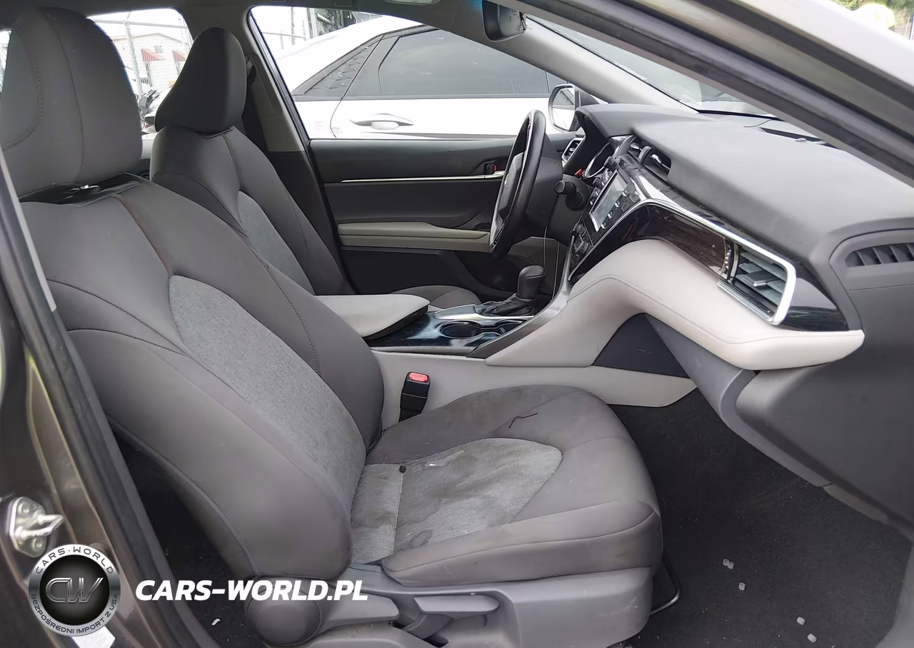 2018 Toyota Camry Le VIN:4T1B11HK3JU530907 - 5