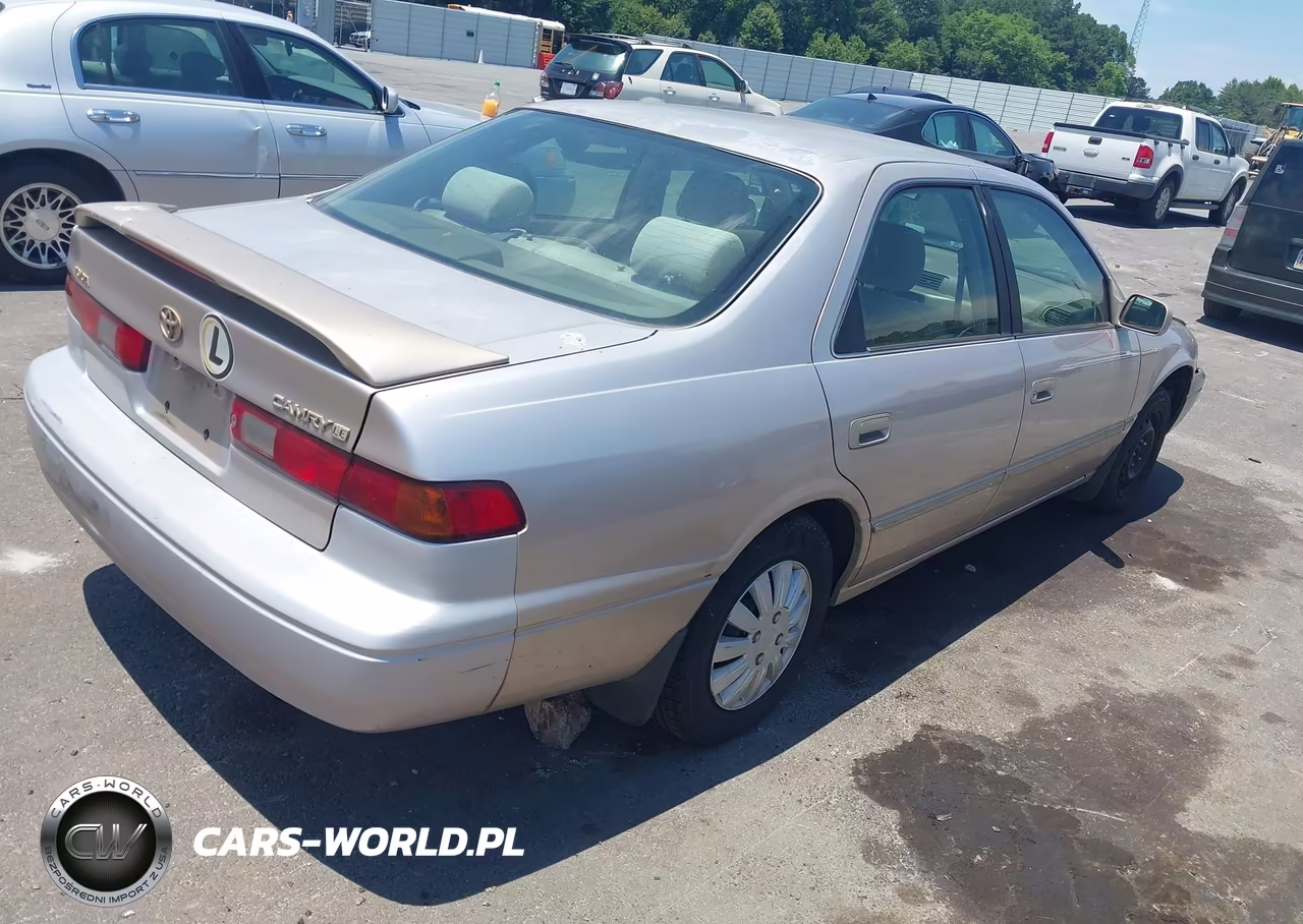 1999 Toyota Camry Le VIN:4T1BG22K6XU511810 - 4