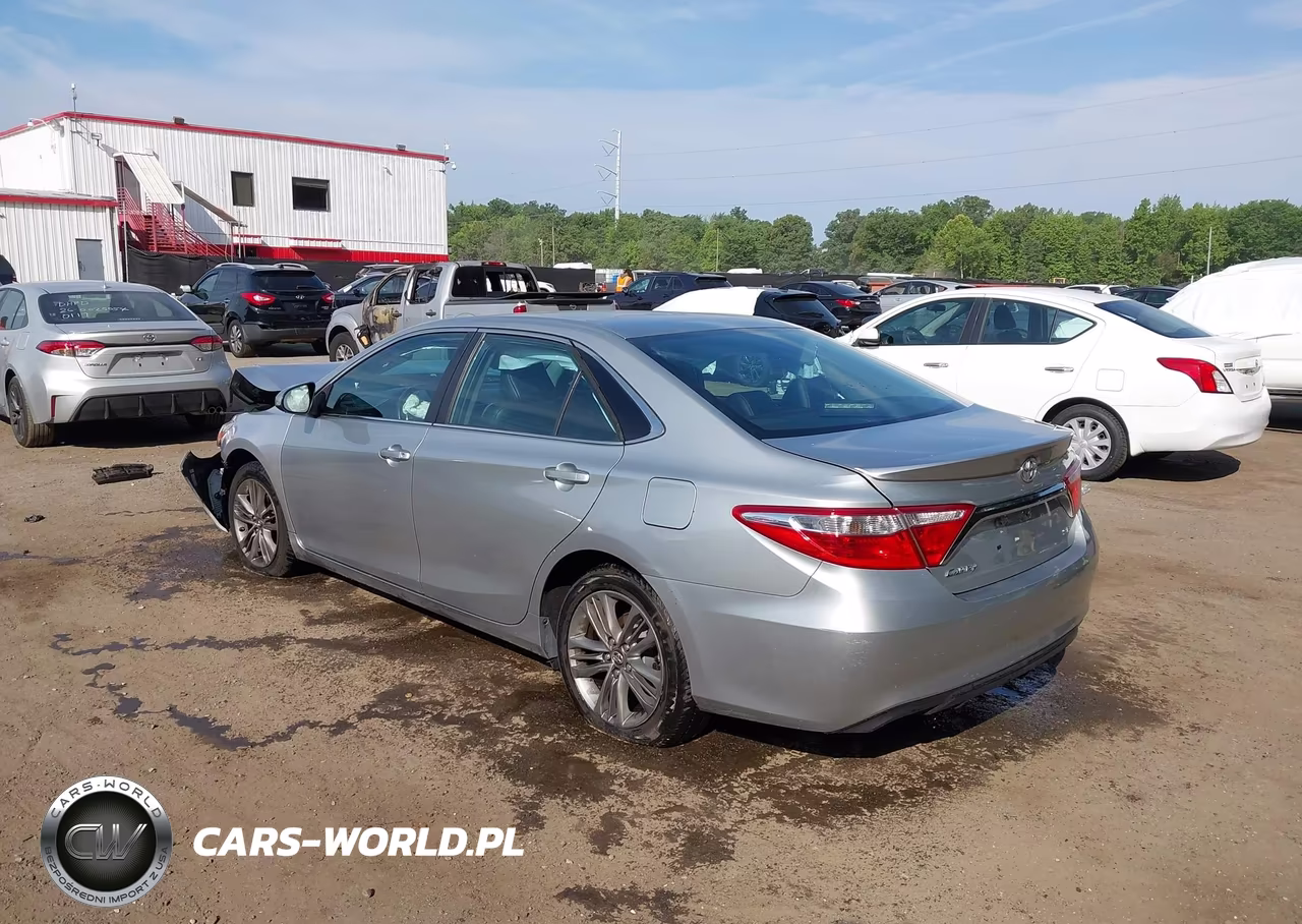 2016 Toyota Camry Se VIN:4T1BF1FK3GU593597 - 3