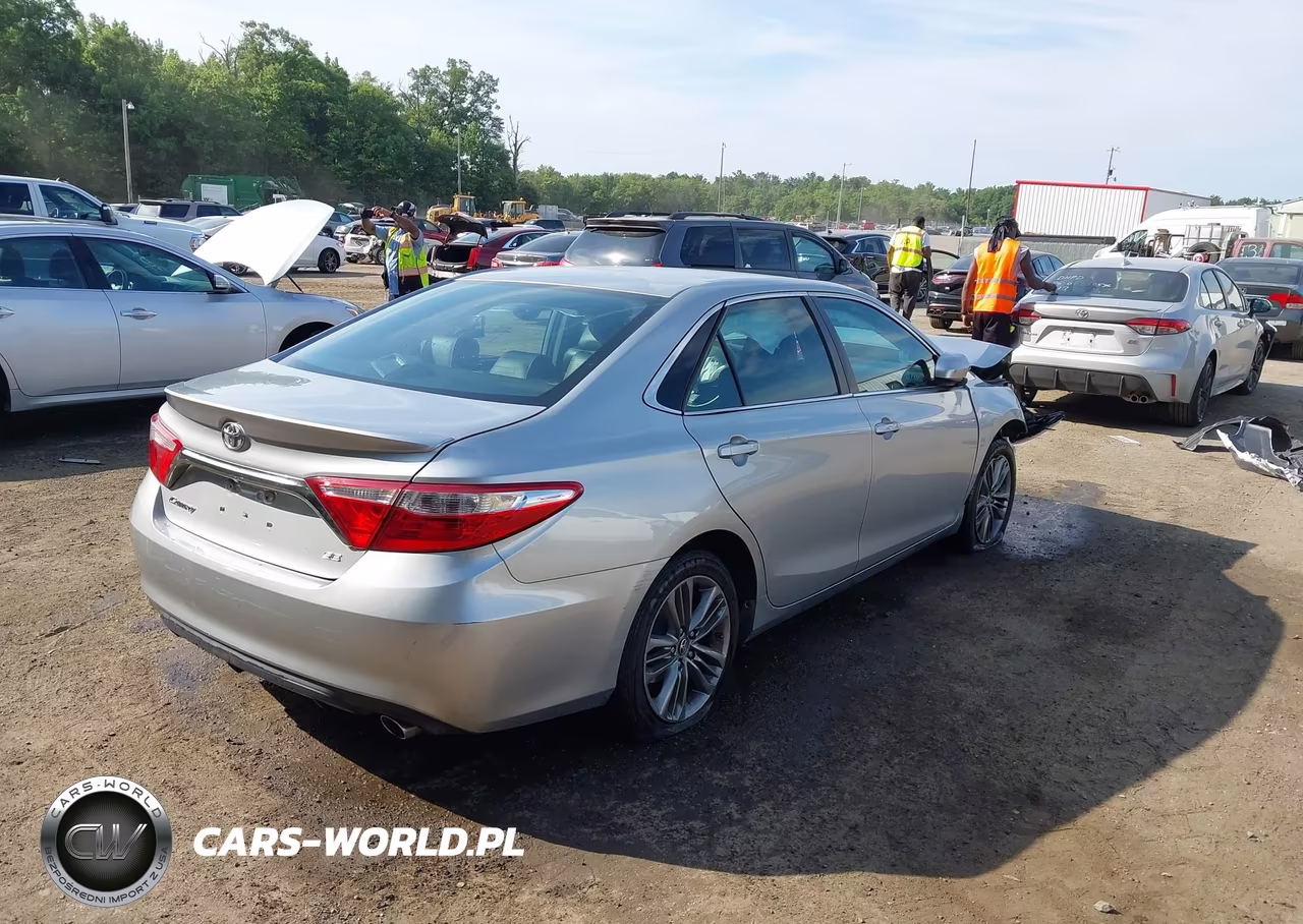 2016 Toyota Camry Se VIN:4T1BF1FK3GU593597 - 4