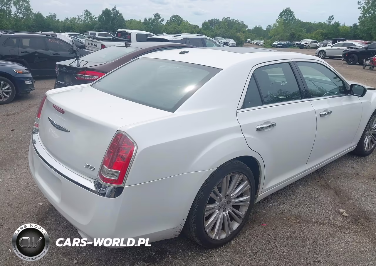 2011 Chrysler 300 Limited VIN:2C3CA5CG1BH564338 - 4