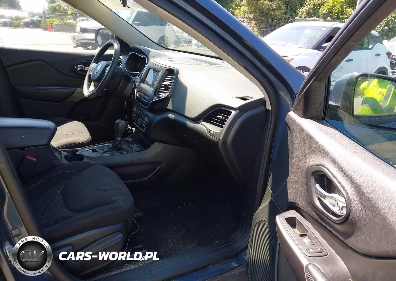 2020 Jeep Cherokee Latitude 4X4 VIN:1C4PJMCB2LD611614 - 5