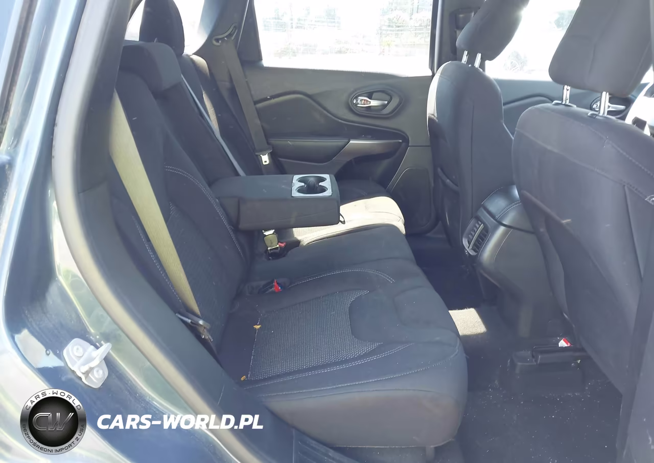 2020 Jeep Cherokee Latitude 4X4 VIN:1C4PJMCB2LD611614 - 8