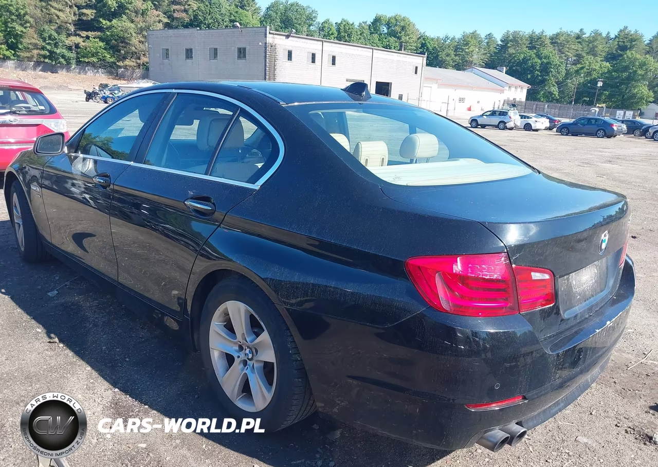 2012 BMW 528I xDrive VIN:WBAXH5C50CDW06484 - 3