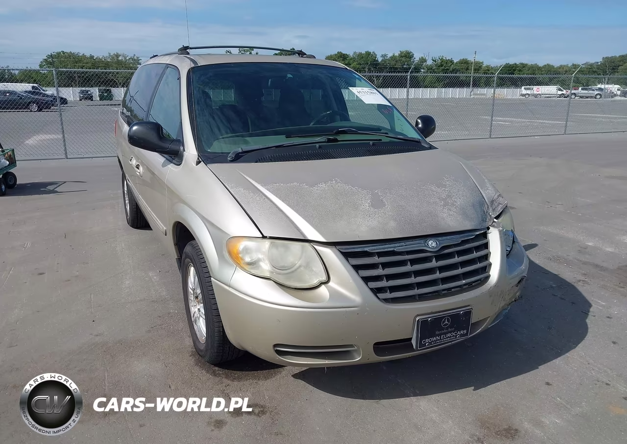 2005 Chrysler Town & Country Touring