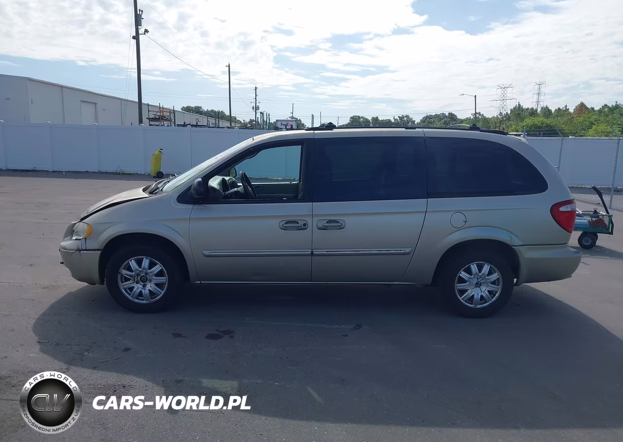 2005 Chrysler Town & Country Touring VIN:2C4GP54L55R190998 - 14