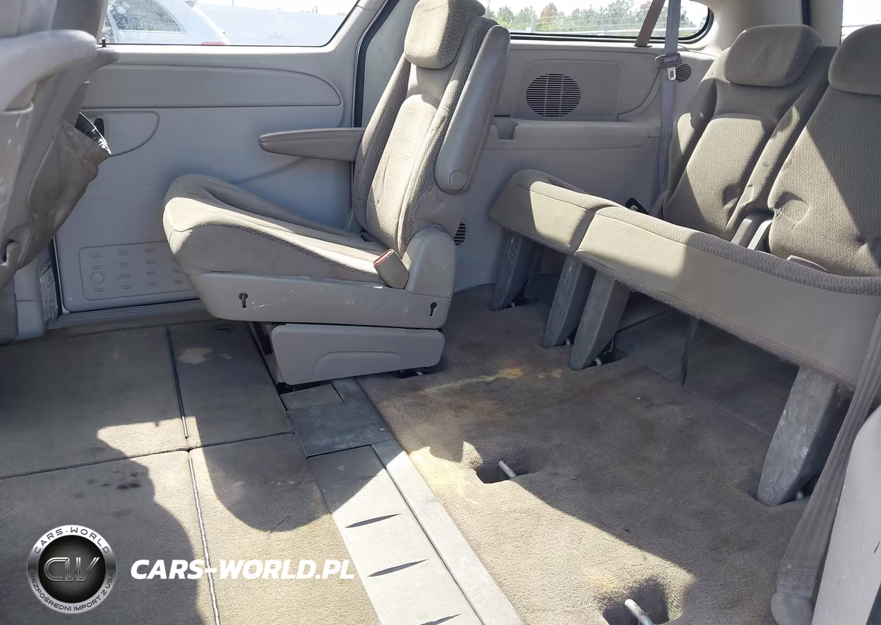 2005 Chrysler Town & Country Touring VIN:2C4GP54L55R190998 - 8