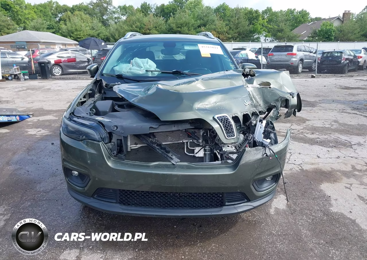 2019 Jeep Cherokee Latitude Plus 4X4 VIN:1C4PJMLX0KD323603 - 11