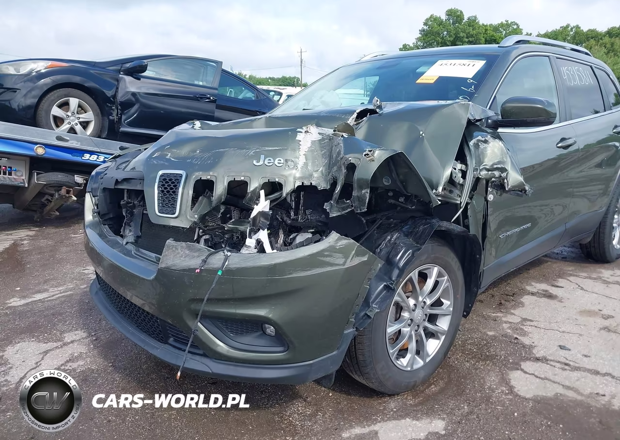 2019 Jeep Cherokee Latitude Plus 4X4 VIN:1C4PJMLX0KD323603 - 16