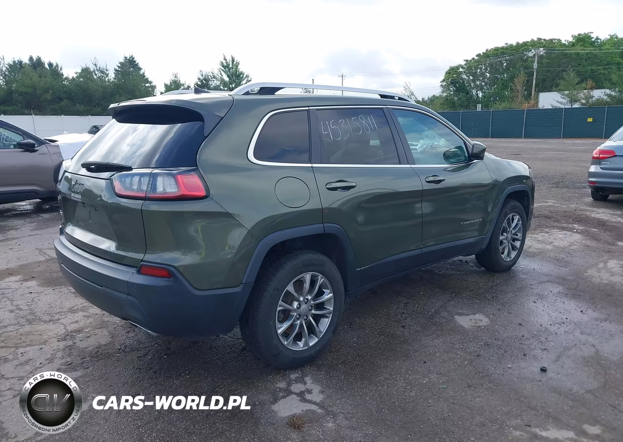 2019 Jeep Cherokee Latitude Plus 4X4 VIN:1C4PJMLX0KD323603 - 4