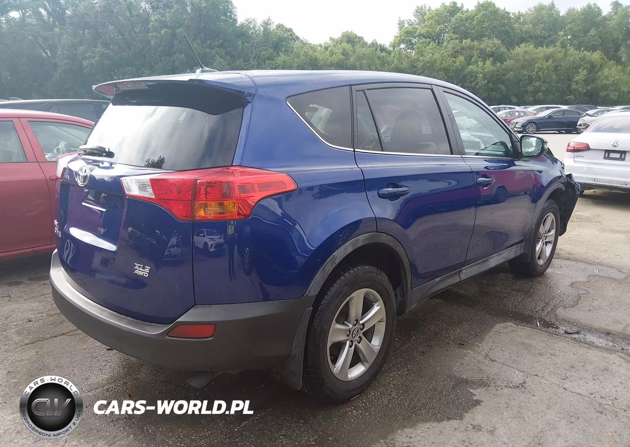 2015 Toyota Rav4 Xle VIN:2T3RFREV3FW237004 - 4