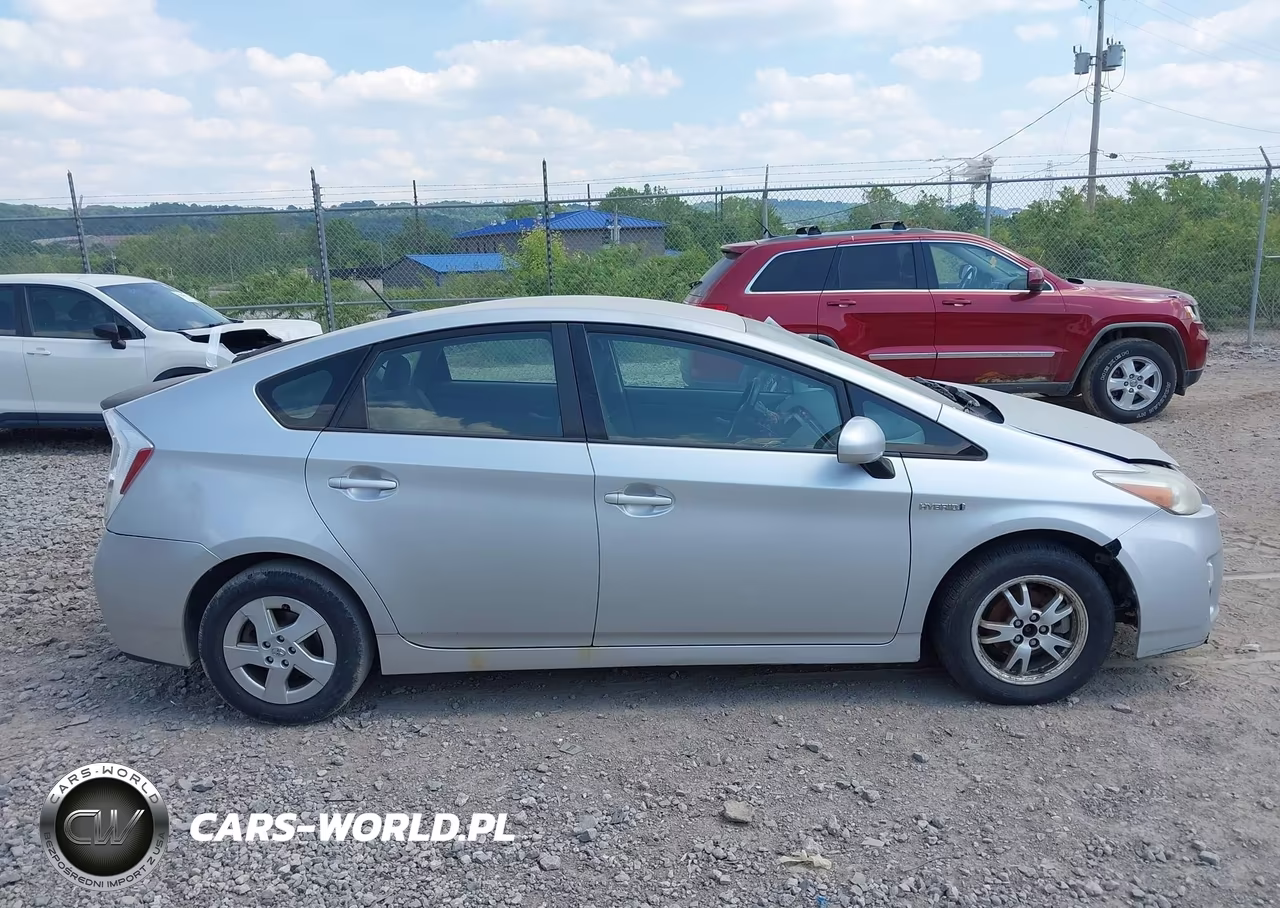 2011 Toyota Prius Two VIN:JTDKN3DU5B0299898 - 13