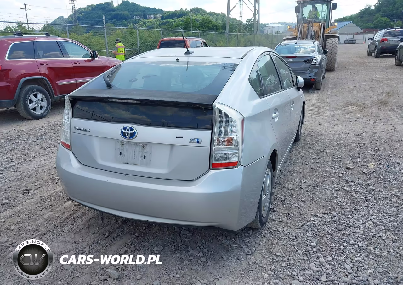 2011 Toyota Prius Two VIN:JTDKN3DU5B0299898 - 4