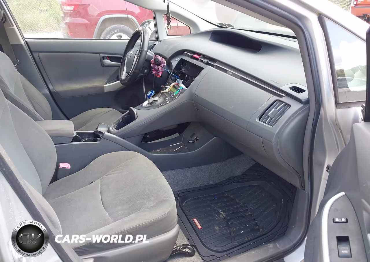 2011 Toyota Prius Two VIN:JTDKN3DU5B0299898 - 5