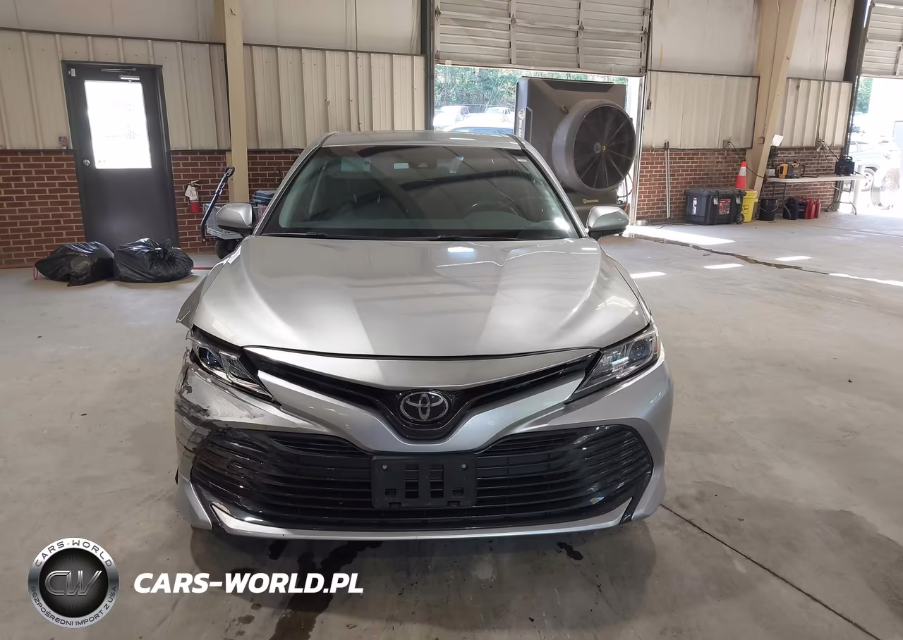 2018 Toyota Camry Le VIN:4T1B11HK5JU590297 - 12