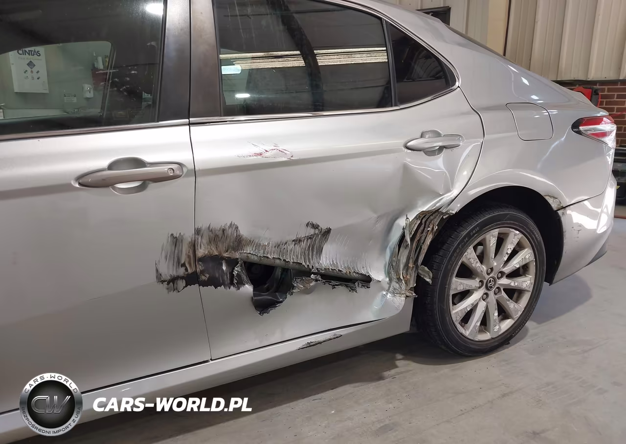 2018 Toyota Camry Le VIN:4T1B11HK5JU590297 - 6