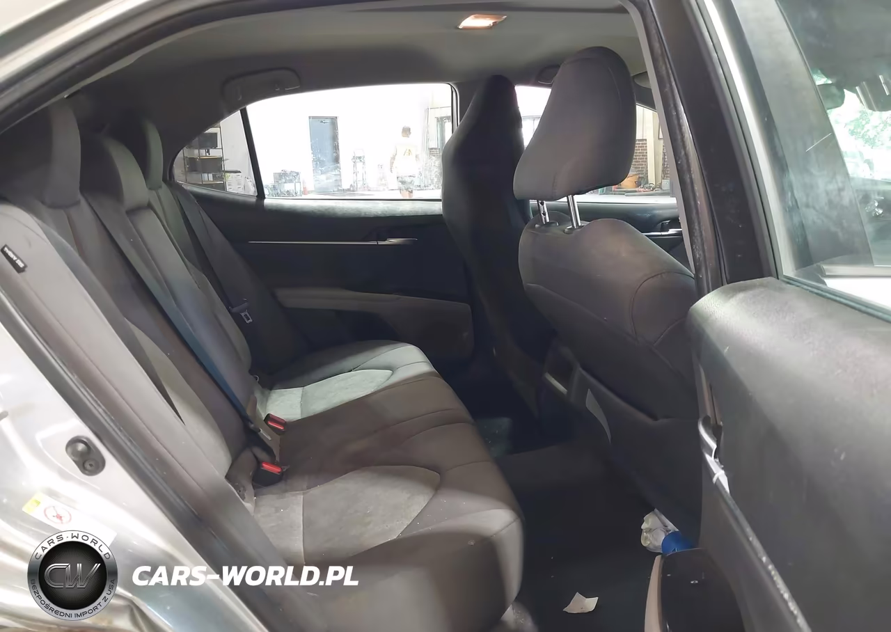 2018 Toyota Camry Le VIN:4T1B11HK5JU590297 - 8