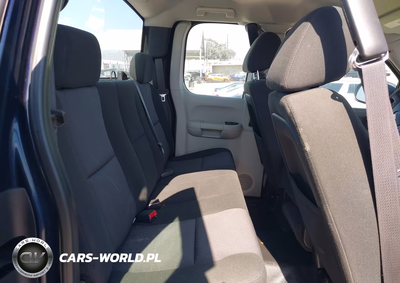 2010 Chevrolet Silverado C1500 VIN:1GCSCPE04AZ251649 - 8