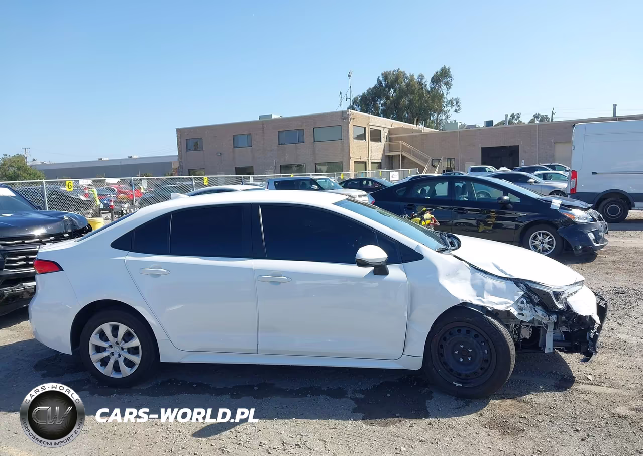 2025 Toyota Corolla Hybrid Le VIN:JTDBCMFE8S3089540 - 14