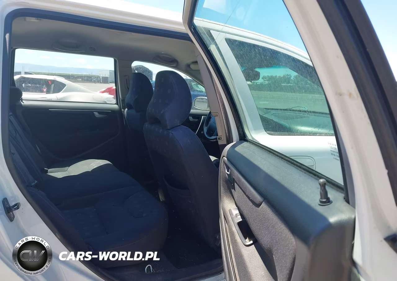 2004 Volvo V70 2.4 VIN:YV1SW64A142362596 - 8