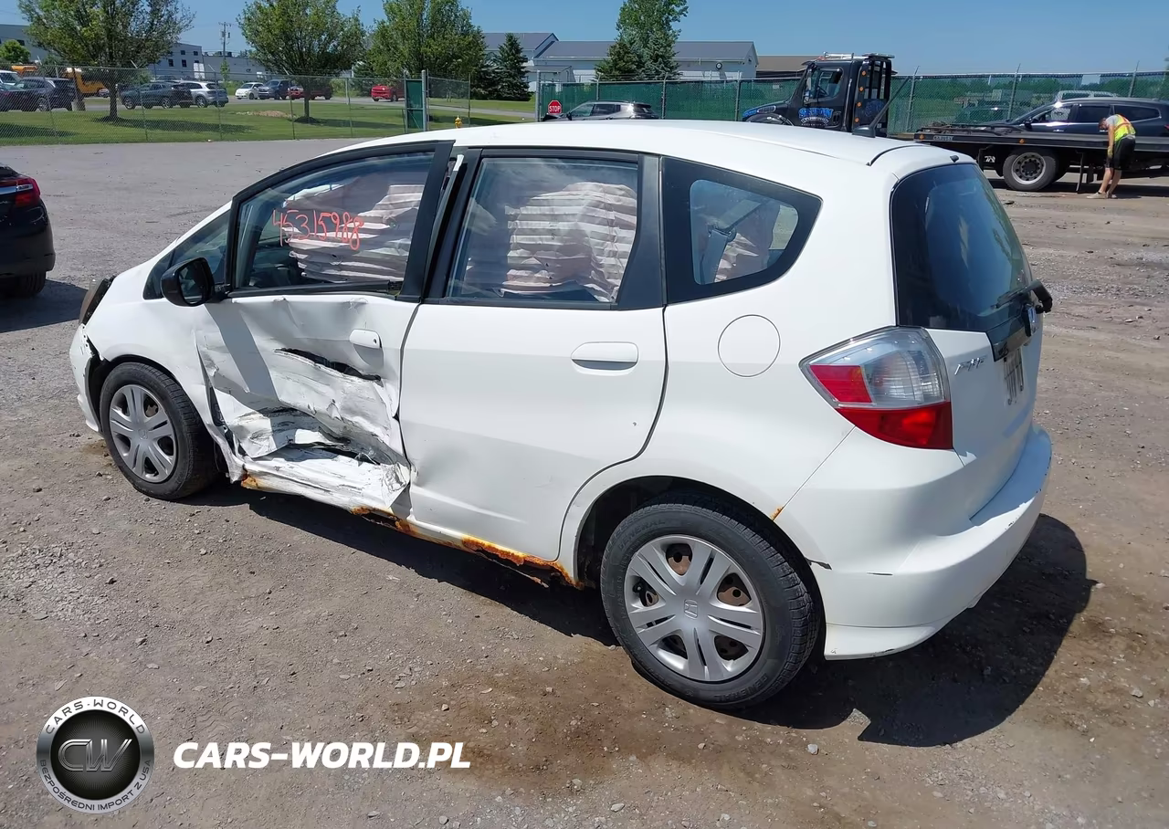 2011 Honda Fit VIN:JHMGE8H31BC023736 - 3