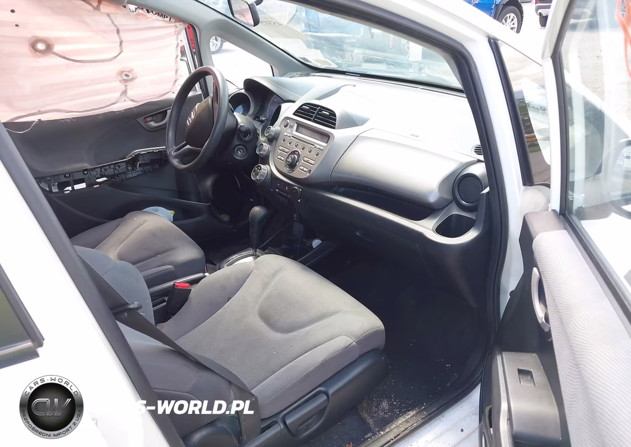 2011 Honda Fit VIN:JHMGE8H31BC023736 - 5