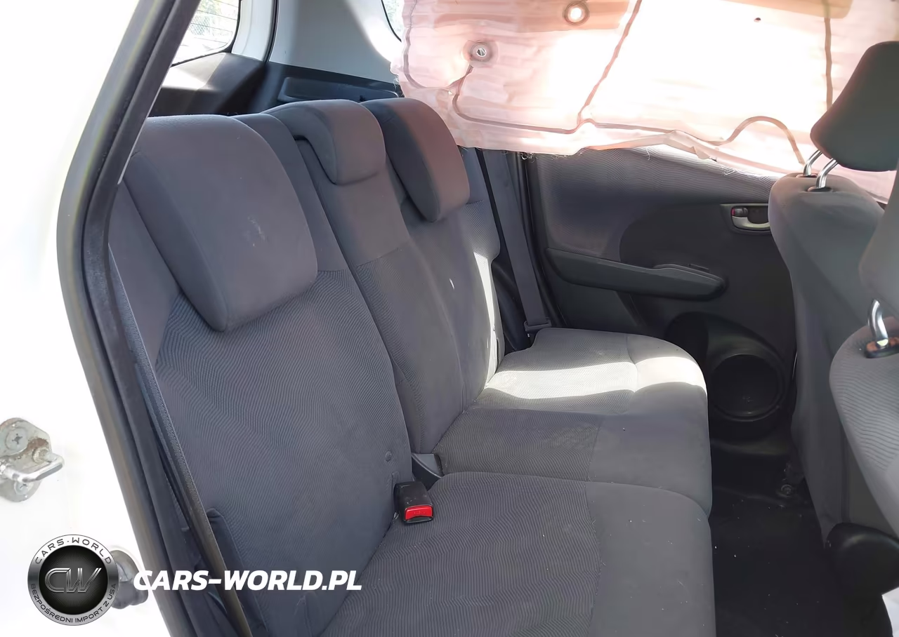 2011 Honda Fit VIN:JHMGE8H31BC023736 - 8