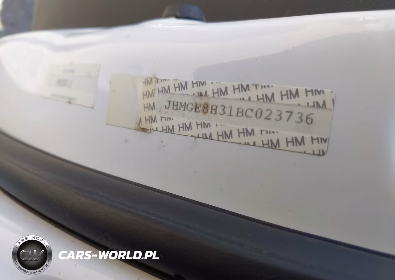 2011 Honda Fit VIN:JHMGE8H31BC023736 - 9