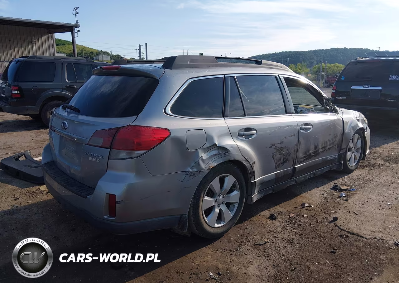 2011 Subaru Outback 2.5I Premium VIN:4S4BRBGC3B3318590 - 4