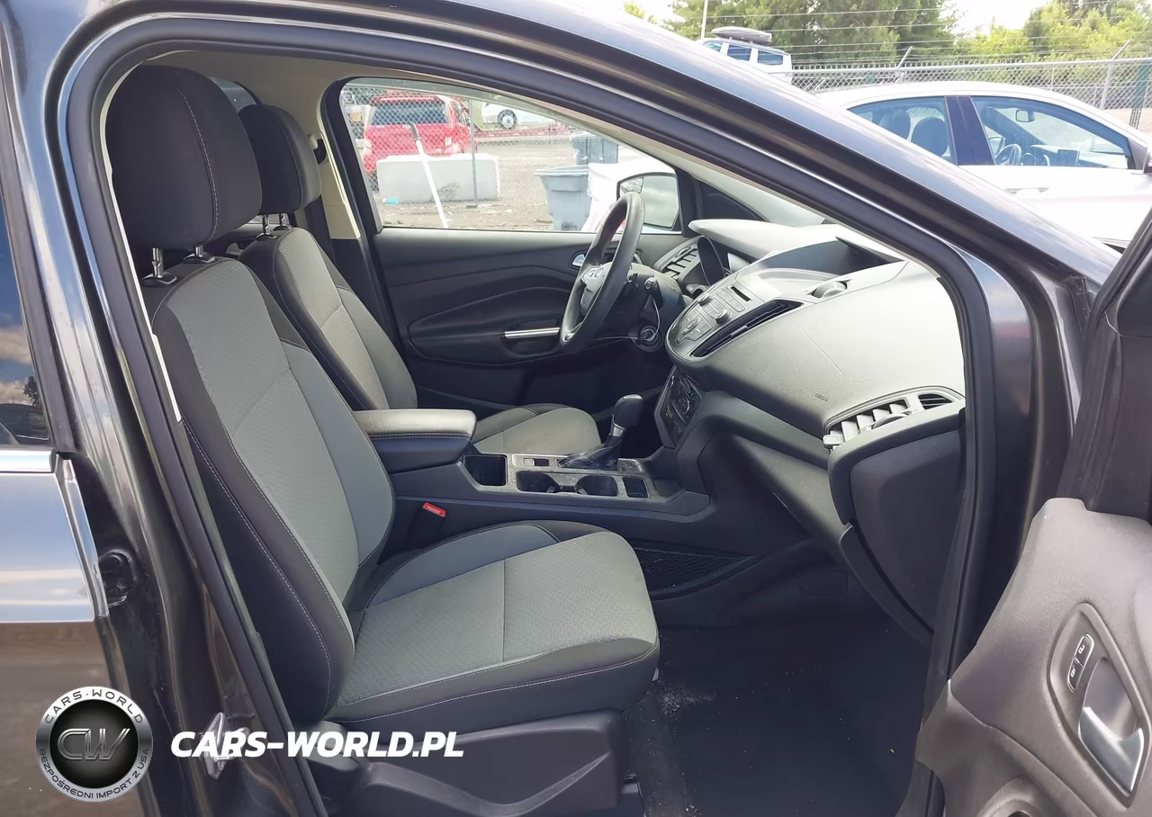 2017 Ford Escape Se VIN:1FMCU9GDXHUA32971 - 5