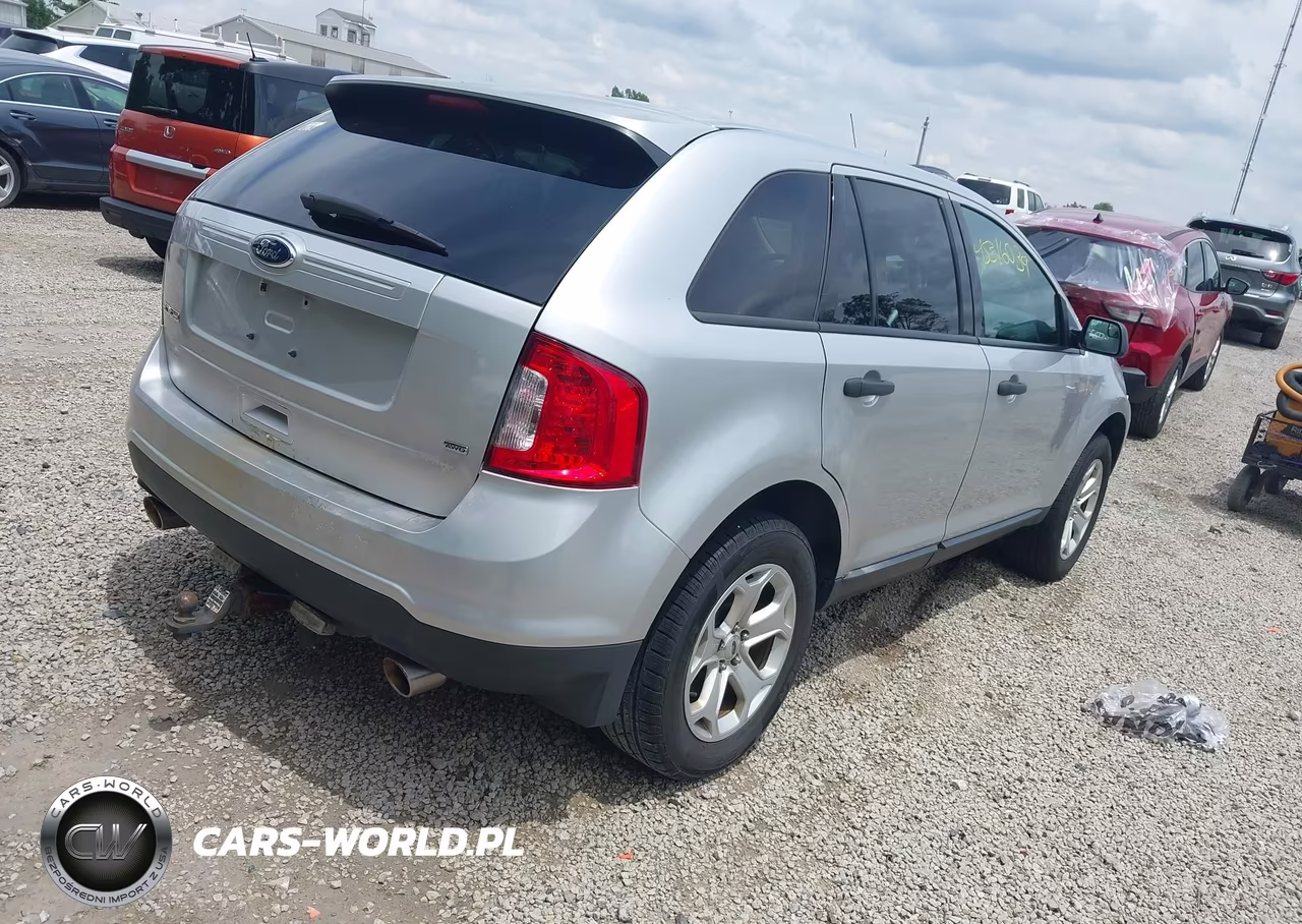 2013 Ford Edge Se VIN:2FMDK4GC2DBE31894 - 4