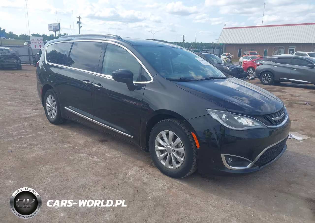 2017 Chrysler Pacifica Touring-L – zdjęcie 1 z 16