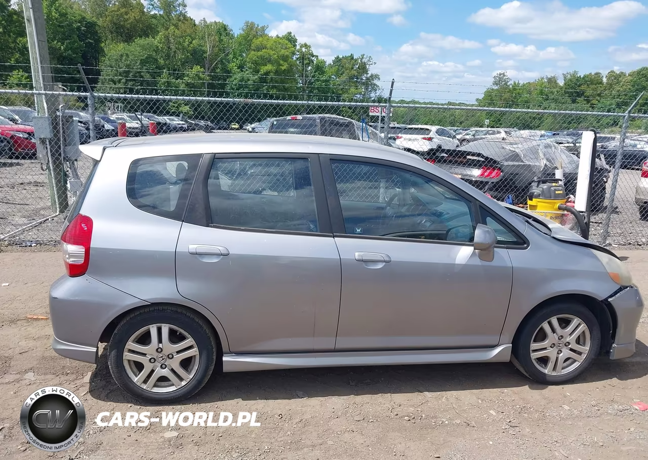 2008 Honda Fit Sport VIN:JHMGD38698S037804 - 13