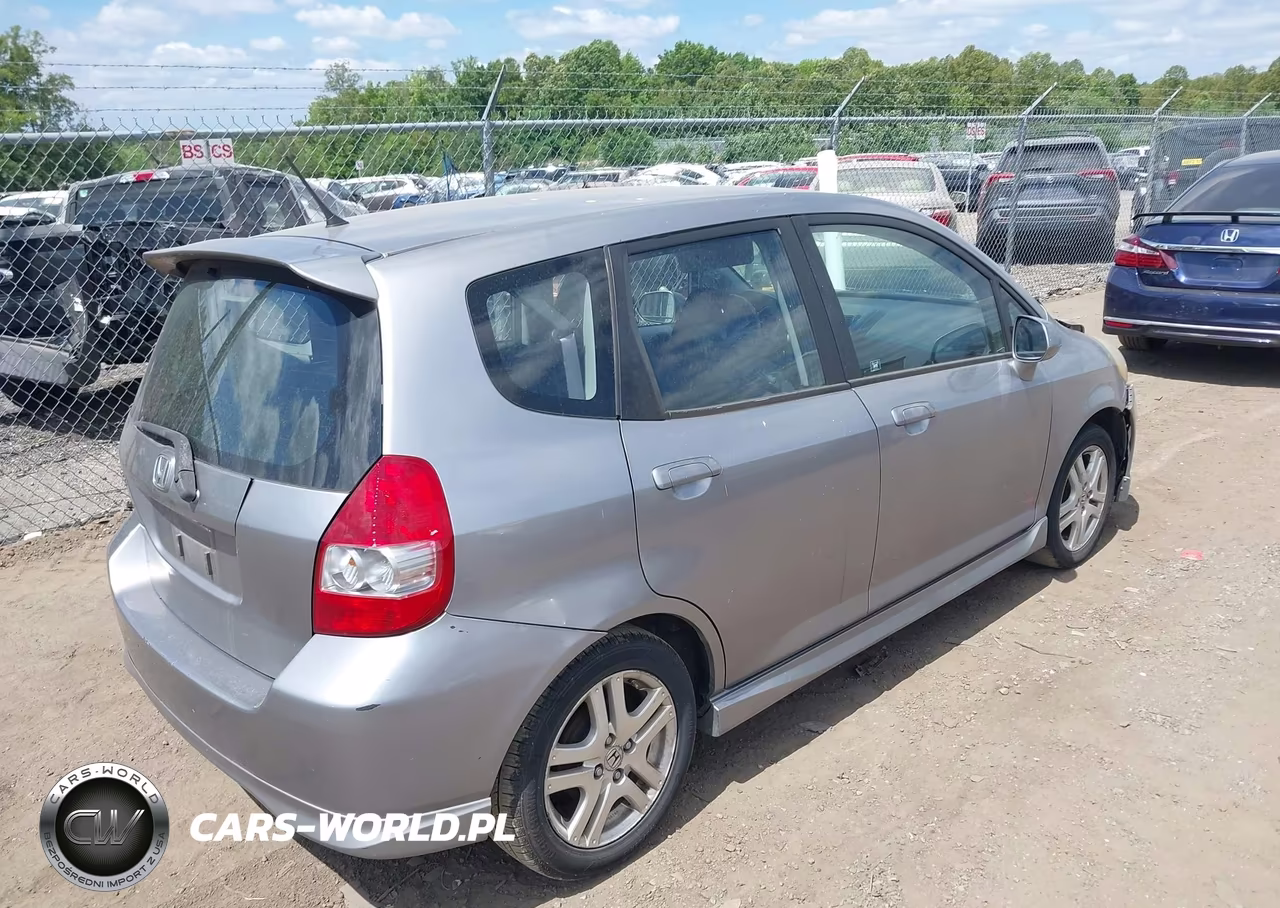 2008 Honda Fit Sport VIN:JHMGD38698S037804 - 4
