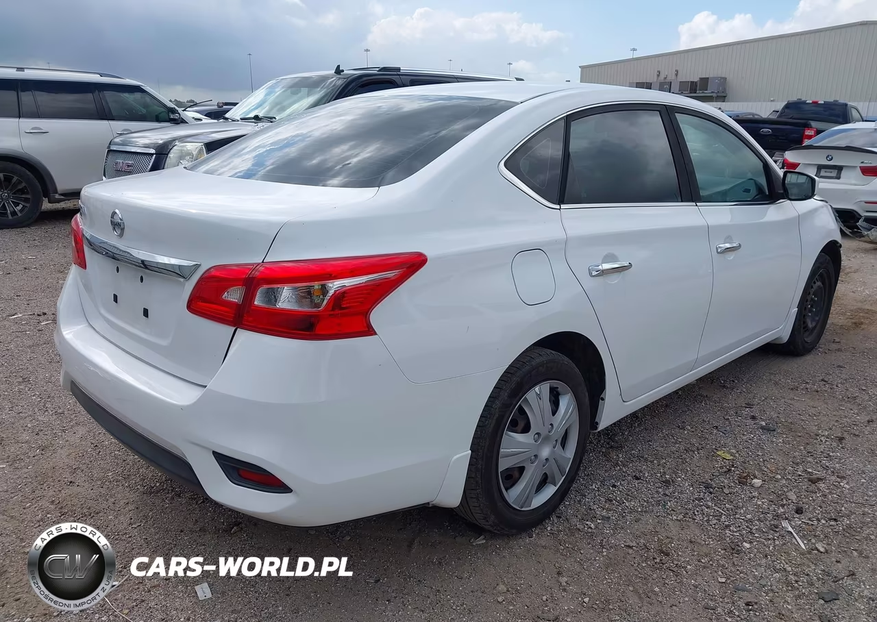 2018 Nissan Sentra S VIN:3N1AB7APXJY318155 - 4