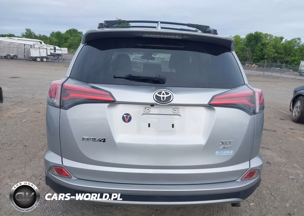 2018 Toyota Rav4 Xle VIN:JTMRFREVXJJ227108 - 17