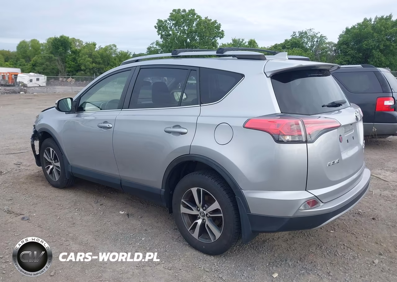 2018 Toyota Rav4 Xle VIN:JTMRFREVXJJ227108 - 3