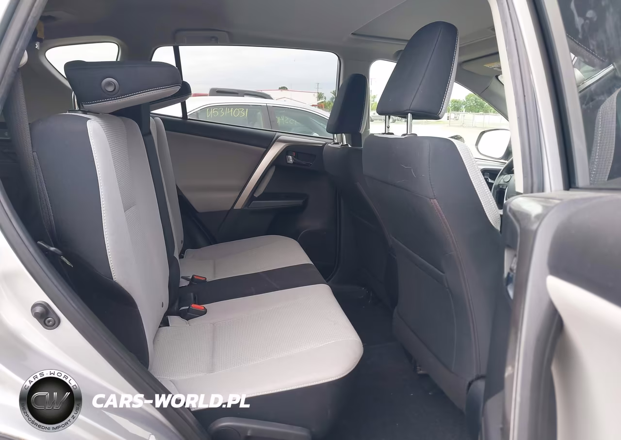 2018 Toyota Rav4 Xle VIN:JTMRFREVXJJ227108 - 8
