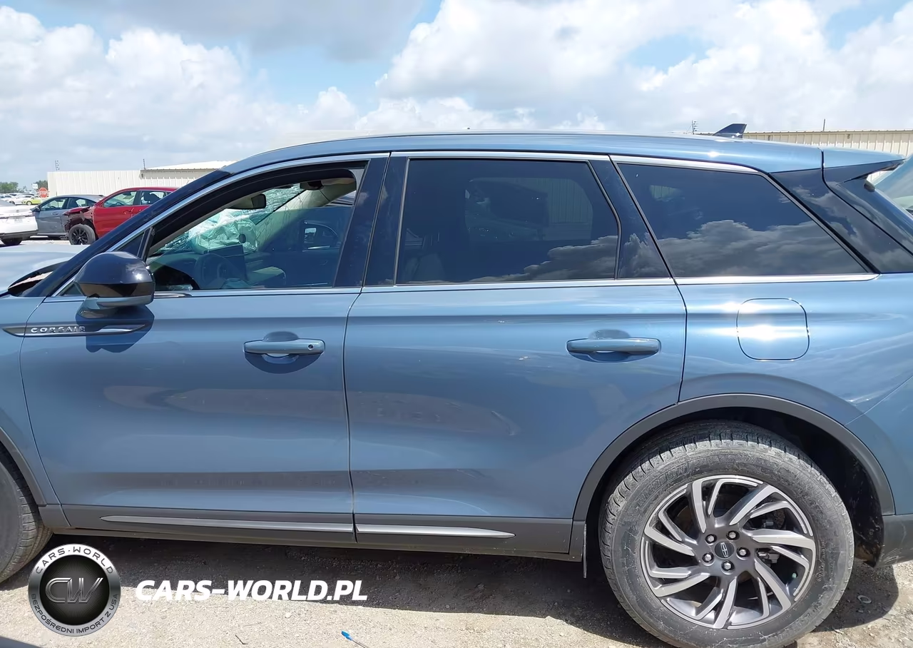 2023 Lincoln Corsair Standard VIN:5LMCJ1CA6PUL25736 - 13