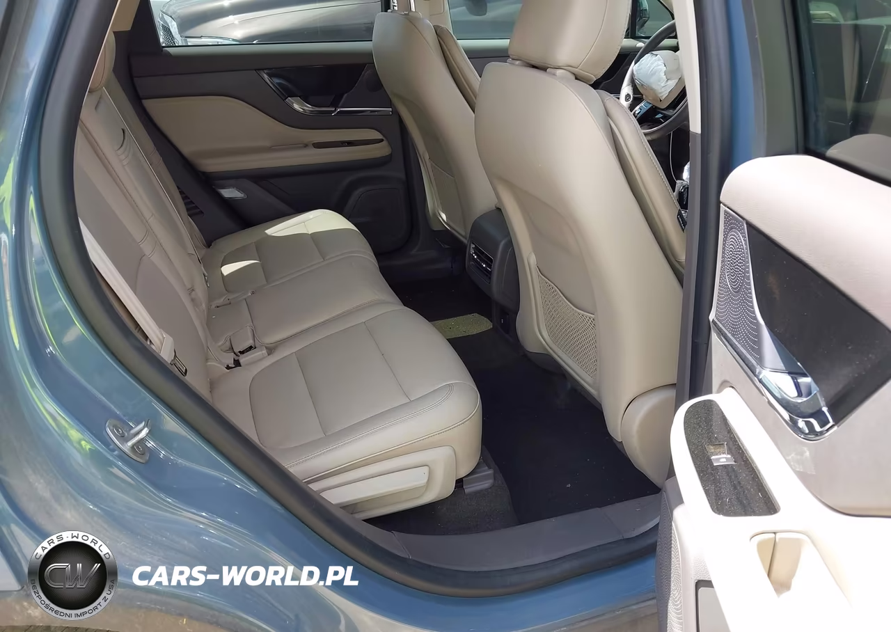 2023 Lincoln Corsair Standard VIN:5LMCJ1CA6PUL25736 - 8