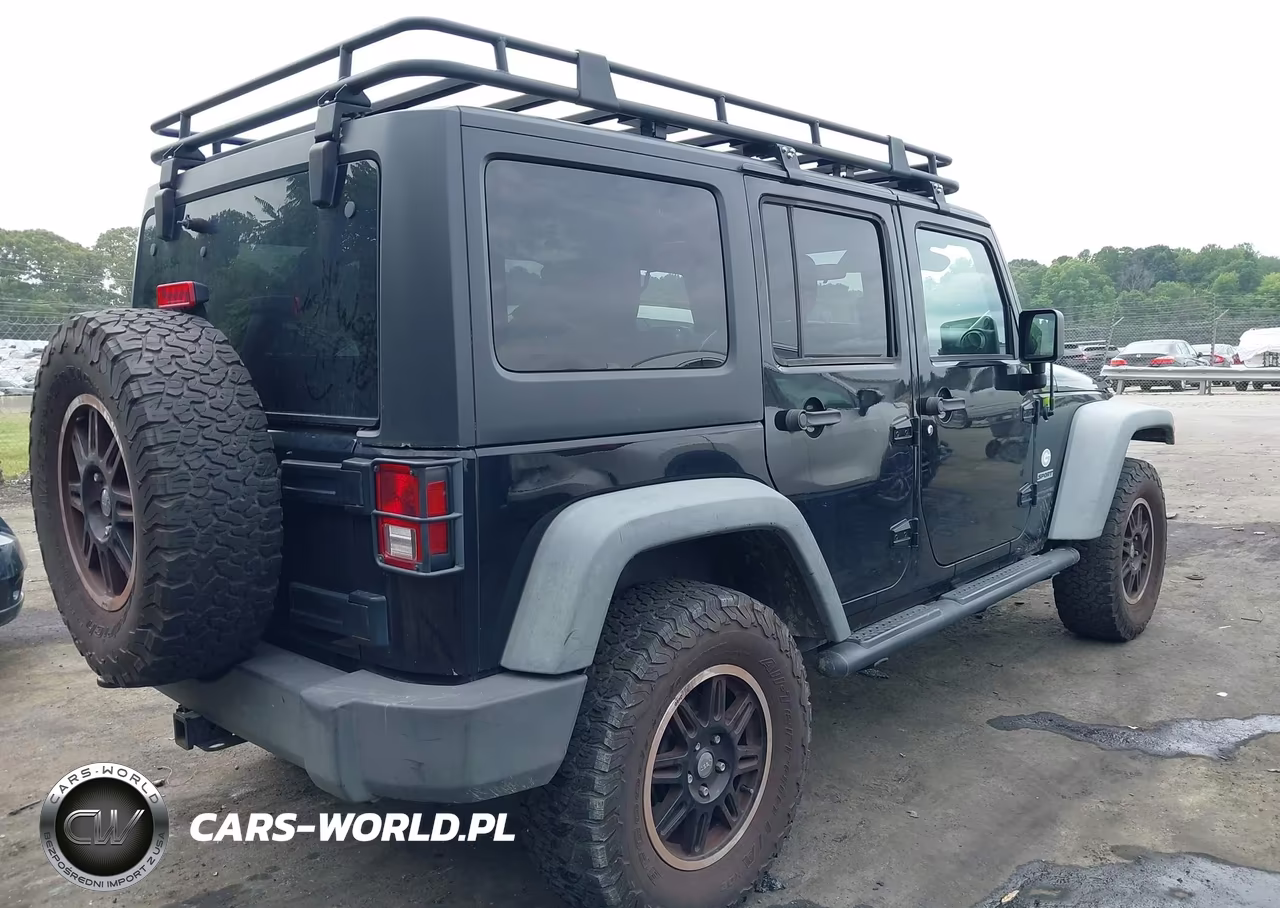 2011 Jeep Wrangler Unlimited Sport VIN:1J4BA3H17BL574871 - 4