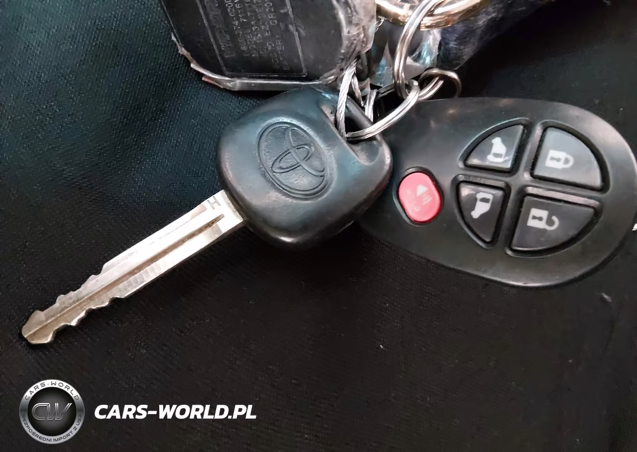 2017 Toyota Sienna Le 8 Passenger VIN:5TDKZ3DC1HS814493 - 11
